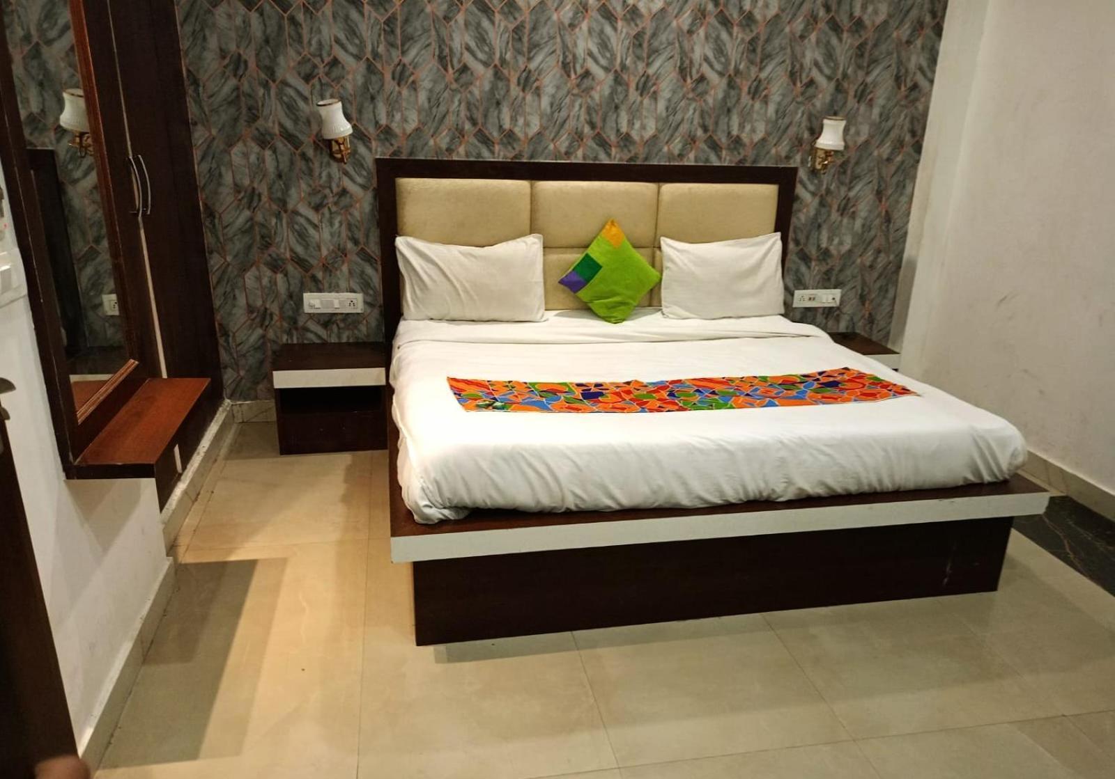 Townhouse 03 Hotel Agra  Ngoại thất bức ảnh