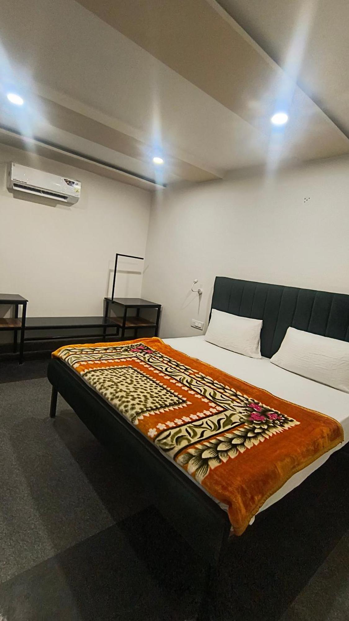 Townhouse 03 Hotel Agra  Ngoại thất bức ảnh